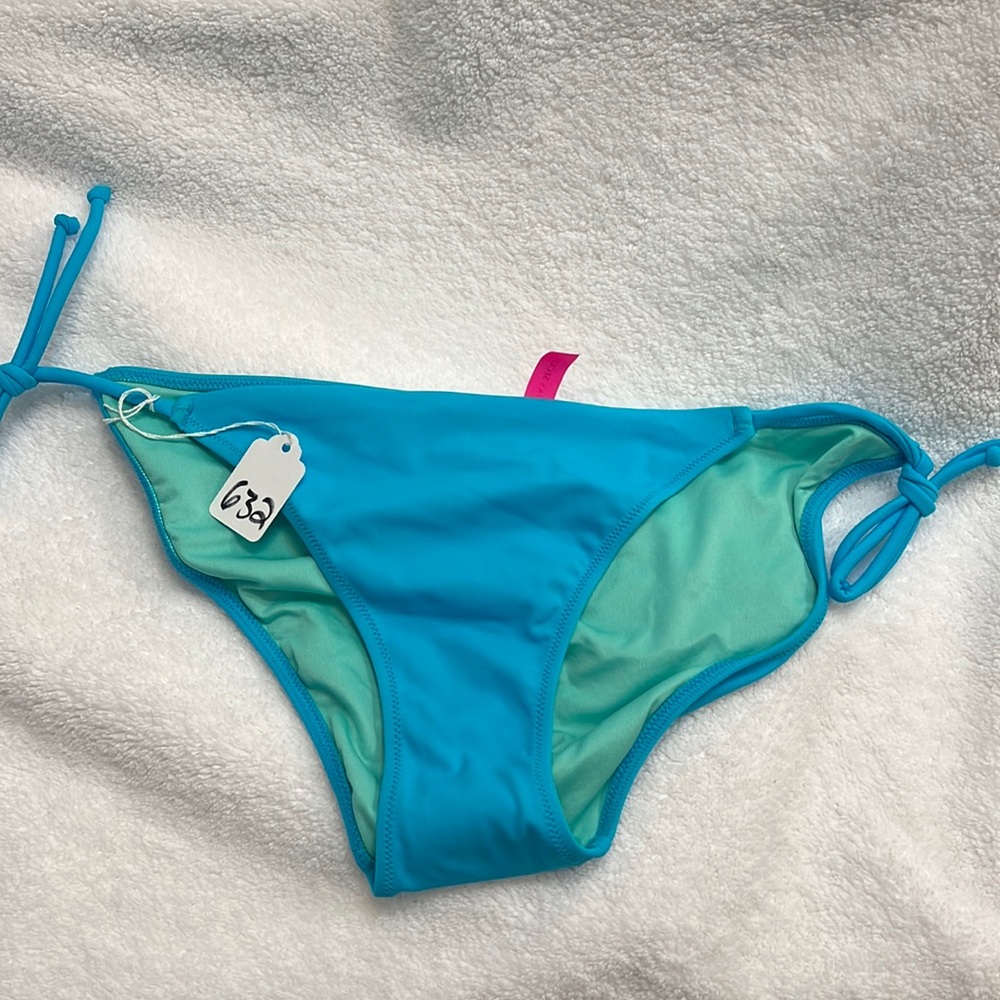 WOT VICTORIA’S SECRET BIKINI BOTTOM SIZE M